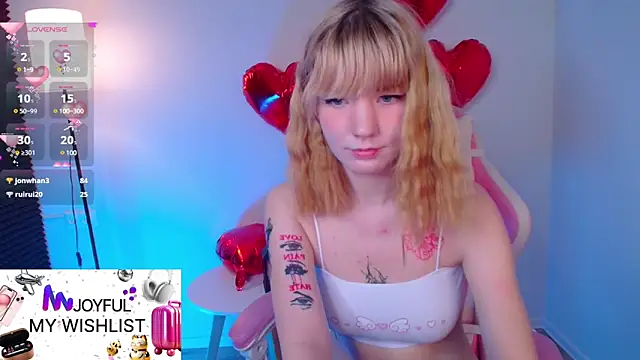 Linablueeyed online show from March 11, 2025, 11:23 am