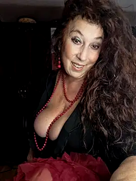 Snapshot of GypsyEsmeralda chatting on October 1, 2025, 4:57 pm GypsyEsmeralda online show from October 1, 2025, 4:57 pm