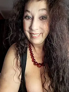 Snapshot of GypsyEsmeralda chatting on October 19, 2025, 7:09 am GypsyEsmeralda online show from October 19, 2025, 7:09 am