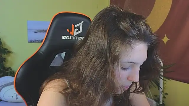 cherry lea online show from February 6, 2025, 6:02 pm