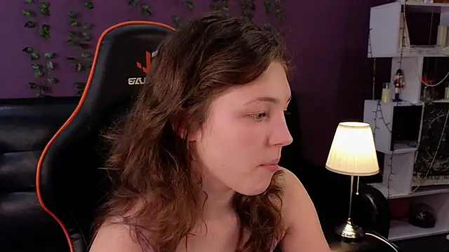 cherry lea online show from February 12, 2025, 5:16 pm