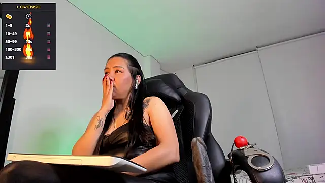 charlotte joliedart online show from December 5, 2024, 5:04 am