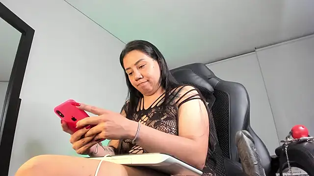 charlotte joliedart online show from December 13, 2024, 3:16 am