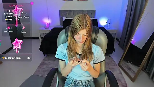 Nora Vennucci online show from March 4, 2025, 7:01 pm