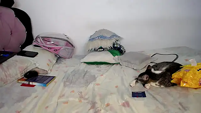 Pussycat 9999 online show from February 8, 2025, 6:44 pm