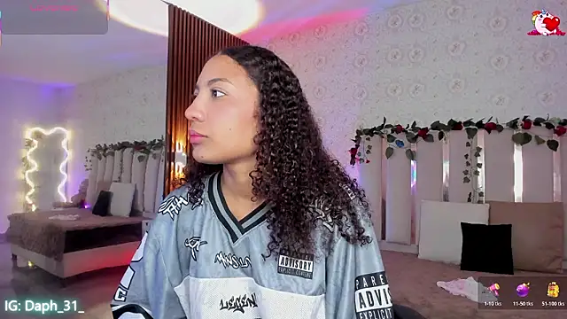 Daphnne tay online show from February 19, 2026, 3:35 am