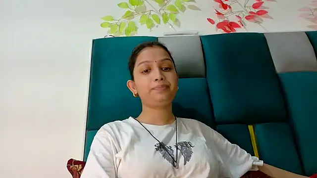 Aleena Rai online show from September 23, 2025, 6:33 pm