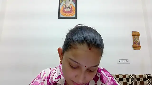 Aleena Rai online show from October 6, 2025, 6:49 pm
