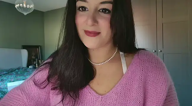 flatwhite0 online show from January 2, 2025, 10:05 am