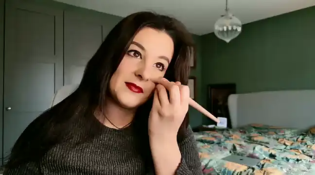 flatwhite0 online show from February 19, 2025, 9:39 am