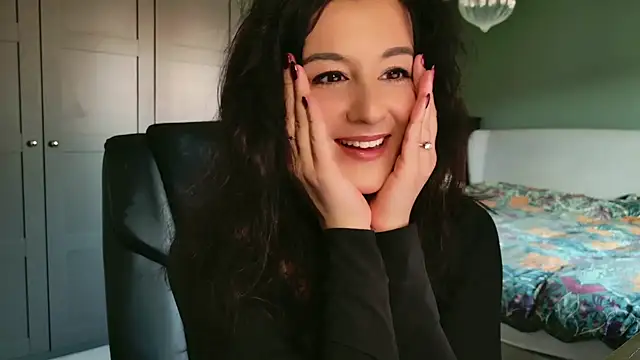 flatwhite0 online show from November 3, 2025, 11:00 am