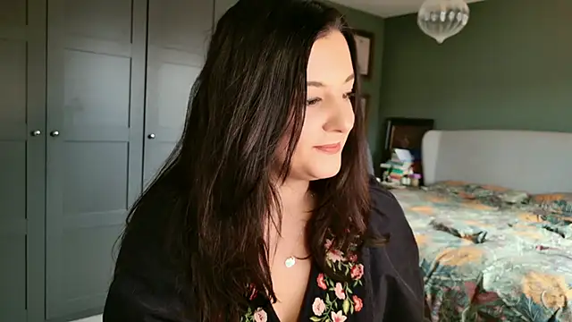 flatwhite0 online show from February 2, 2026, 12:15 pm