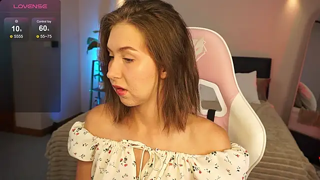 LinaSiren online show from December 19, 2024, 3:18 am