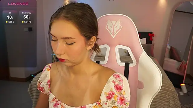 LinaSiren online show from December 28, 2024, 3:15 am