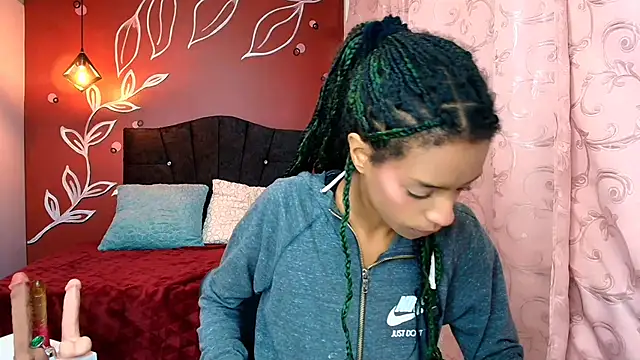 Zia Green online show from January 13, 2025, 12:13 pm