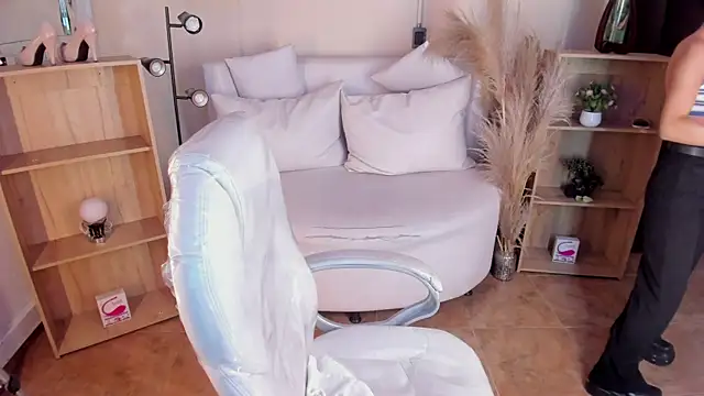 Amy Kiitty  online show from January 3, 2025, 8:32 pm