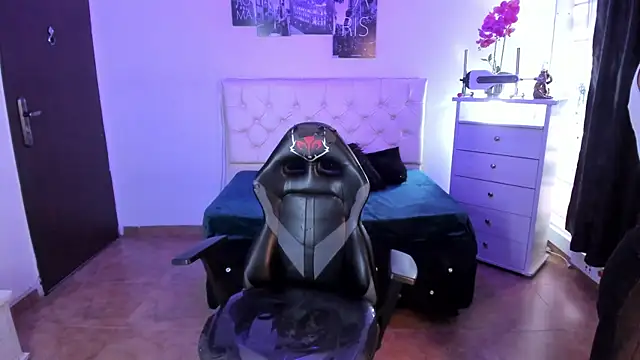 Amy Kiitty  online show from October 9, 2025, 12:47 pm