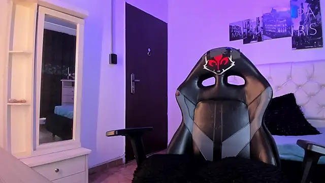 Amy Kiitty  online show from October 22, 2025, 12:49 pm