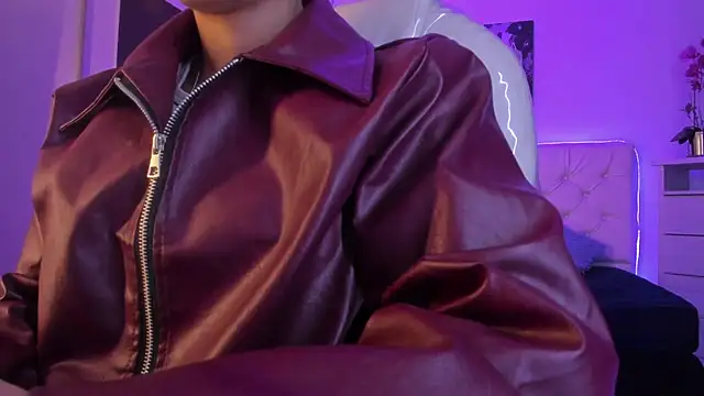 Amy Kiitty  online show from February 13, 2026, 1:07 pm