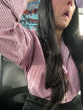 Amy Kiitty  online show from July 15, 2026, 1:49 pm