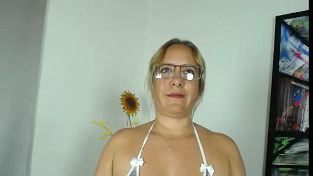 Iivana 19 online show from February 17, 2025, 10:36 pm