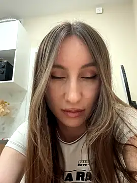 viviandaimond1 online show from September 18, 2025, 9:17 pm