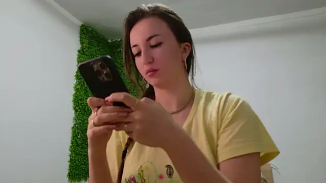 Lorennameliyy online show from February 11, 2025, 7:59 pm