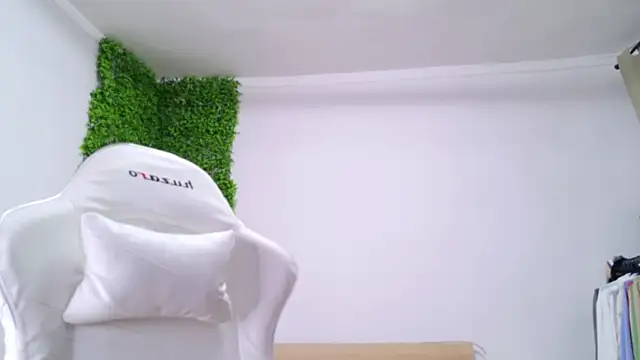 Lorennameliyy online show from February 24, 2025, 2:19 am