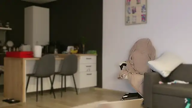 Lorennameliyy online show from September 26, 2025, 7:29 pm