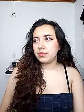 Emi chik online show from December 14, 2024, 5:40 am