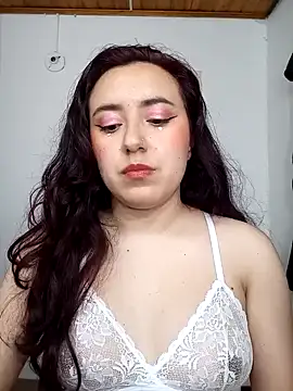 Emi chik online show from December 29, 2024, 3:00 am