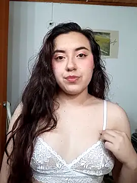 Emi chik online show from October 19, 2025, 10:16 am