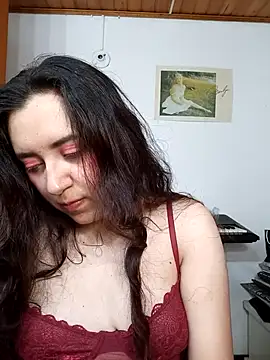 Emi chik online show from November 1, 2025, 11:45 am