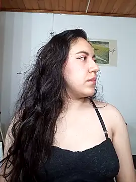 Emi chik online show from December 18, 2025, 9:59 am