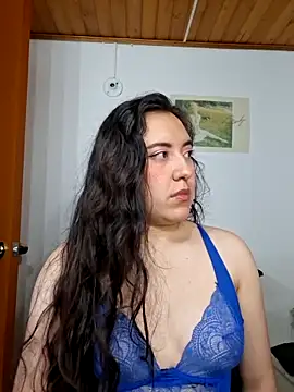 Emi chik online show from February 27, 2026, 10:04 am