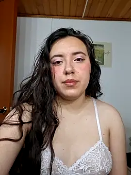 Emi chik online show from March 15, 2026, 10:54 am