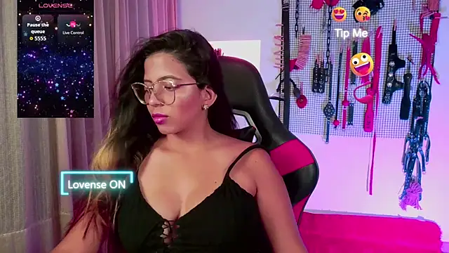 Megaan Greey online show from October 14, 2025, 1:12 pm