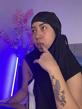 Snapshot of Sweet_hot_mia chatting on May 12, 2026, 1:30 pm Sweet hot mia online show from May 12, 2026, 1:30 pm