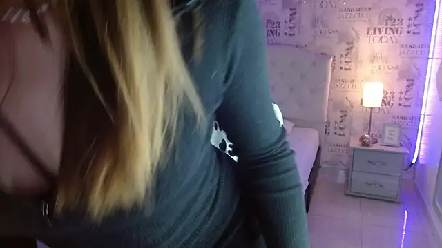 Ivyy Crystal online show from February 5, 2025, 8:04 pm