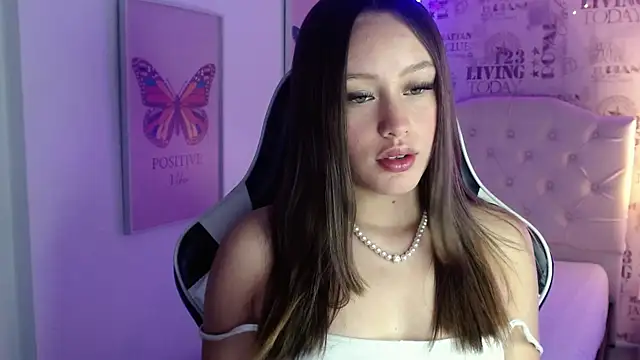 Ivyy Crystal online show from February 10, 2025, 11:45 pm