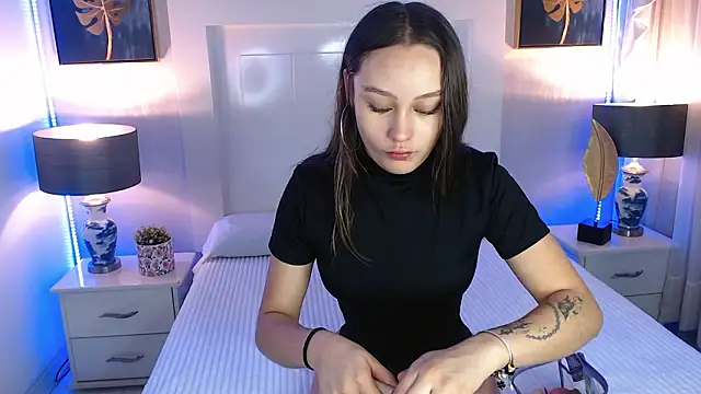 Ivyy Crystal online show from March 12, 2026, 12:33 pm