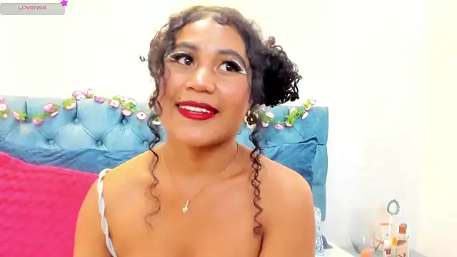 Sophie Smith69 online show from March 19, 2025, 5:06 pm