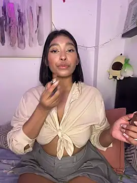 Isabella fasilier online show from March 3, 2025, 10:42 pm