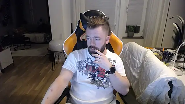 Snapshot of Sebuleczek chatting on February 26, 2025, 2:04 am Sebuleczek online show from February 26, 2025, 2:04 am