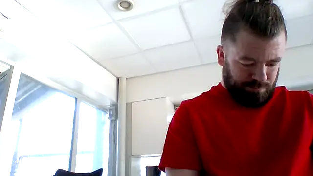 Snapshot of Sebuleczek chatting on February 26, 2025, 8:15 am Sebuleczek online show from February 26, 2025, 8:15 am