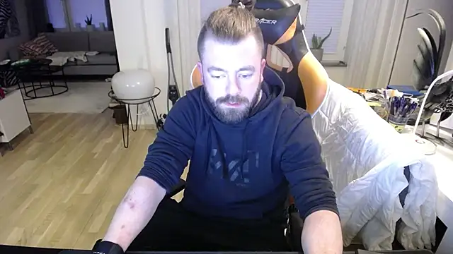 Snapshot of Sebuleczek chatting on February 28, 2025, 4:31 pm Sebuleczek online show from February 28, 2025, 4:31 pm