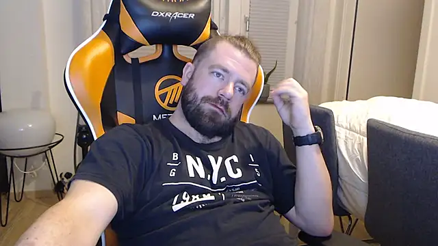 Snapshot of Sebuleczek chatting on March 2, 2025, 11:20 pm Sebuleczek online show from March 2, 2025, 11:20 pm