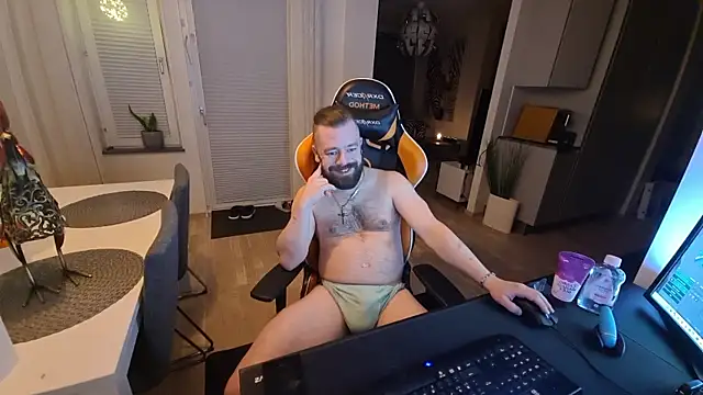 Snapshot of Sebuleczek chatting on March 22, 2025, 12:17 am Sebuleczek online show from March 22, 2025, 12:17 am