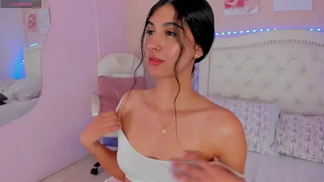 Ashley Evans18 online show from January 15, 2025, 4:00 pm