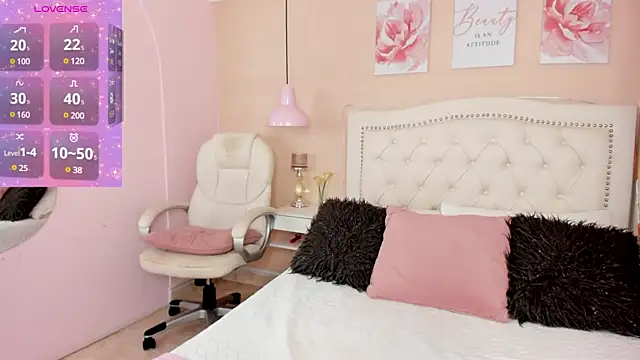 Ashley Evans18 online show from March 4, 2025, 12:12 pm